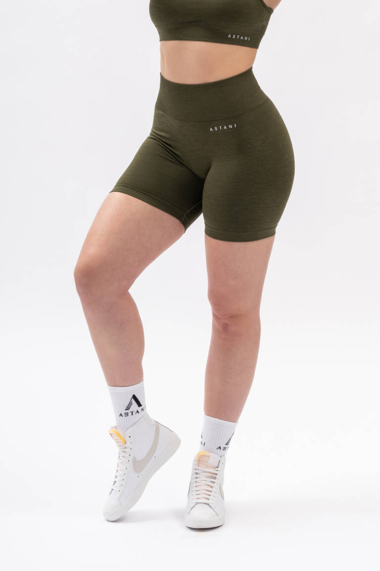 Women's BLISS Scrunch Shorts green — front view, no front seam